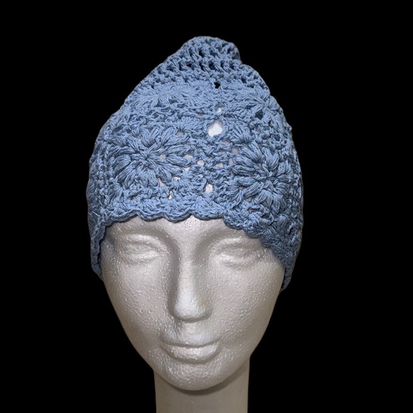 Hand Woven Hollowed-Out hat Stylish and Charming Flower Beanie - Picture 2 of 7